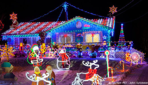 クリスマス・シーズンのプリンスエドワード島とトロントで遊ぶ